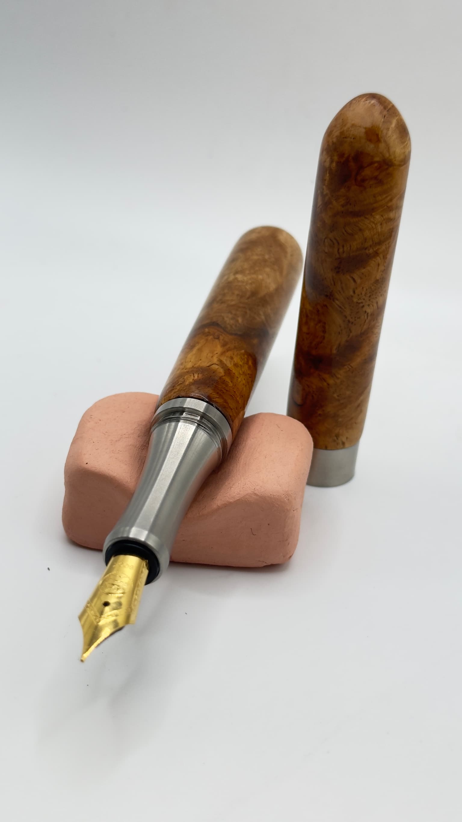 No. 32, handcrafted LIGNORAE fountain pen in Amboyna burl (Pterocarpus indicus), The First One Hundred edition piece